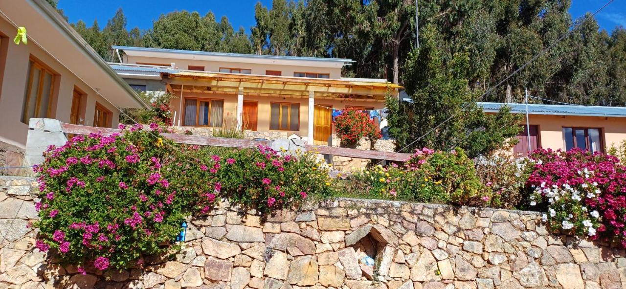 Hostal Tawri Isla del Sol Exterior foto